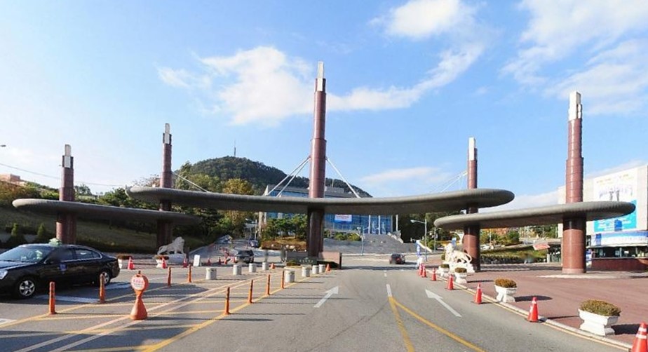 한림대학교 - 한림대학교 정문