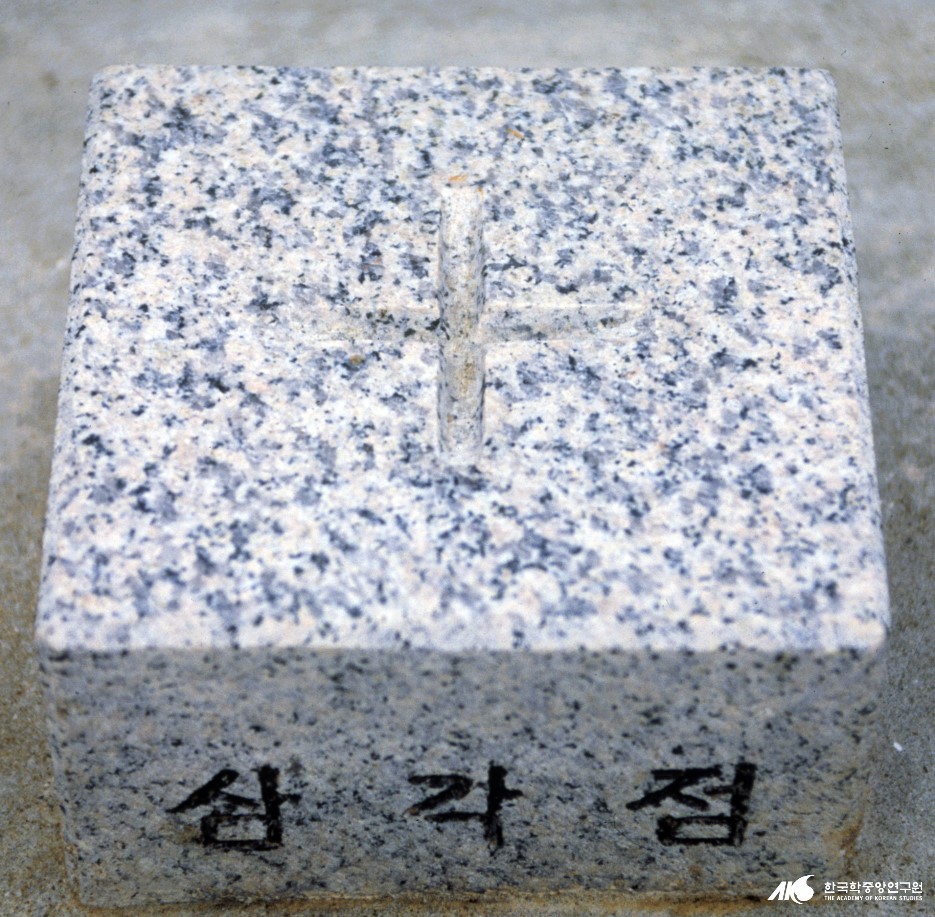 기본삼각점표석 - 삼각점 표석