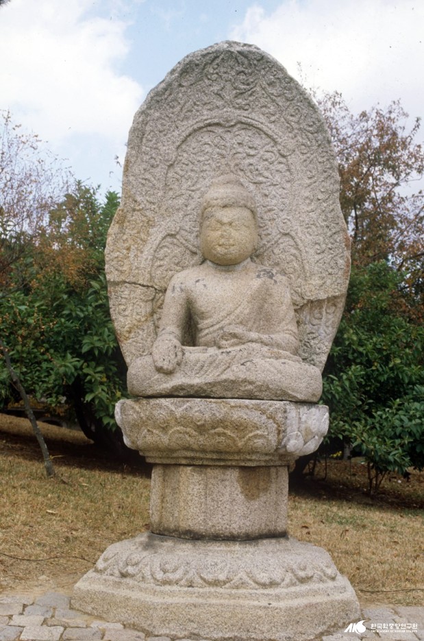 용장사계석조약사여래좌상 - 경주 남산 용장계 약사여래좌상