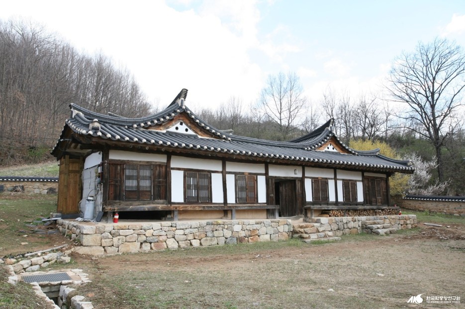 평산신씨 판사공파 종택 - 청송 평산신씨 판사공파 종택 안채