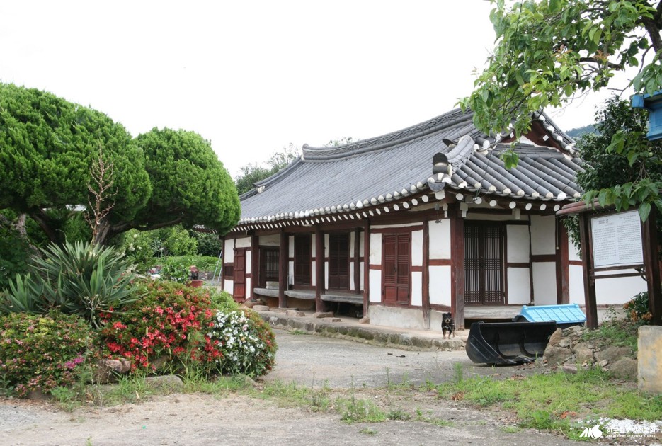 영암 월곡리 전씨 고택 - 영암 월곡리 전씨 고택 정측면