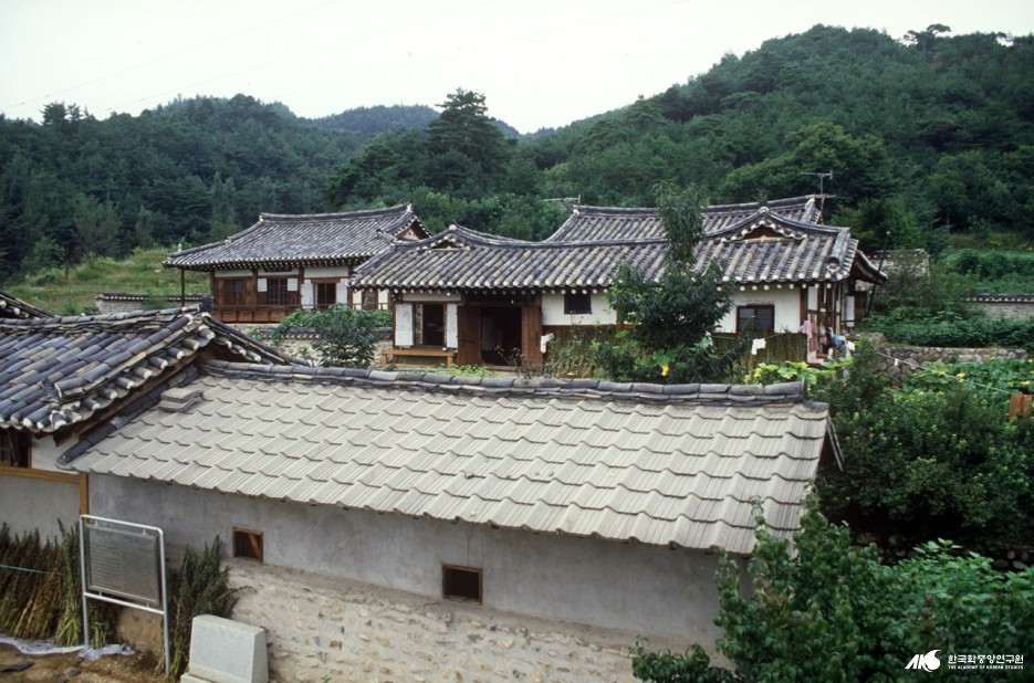 금역당 사당 및 종가 - 안동 흥해배씨 임연재종택 전경