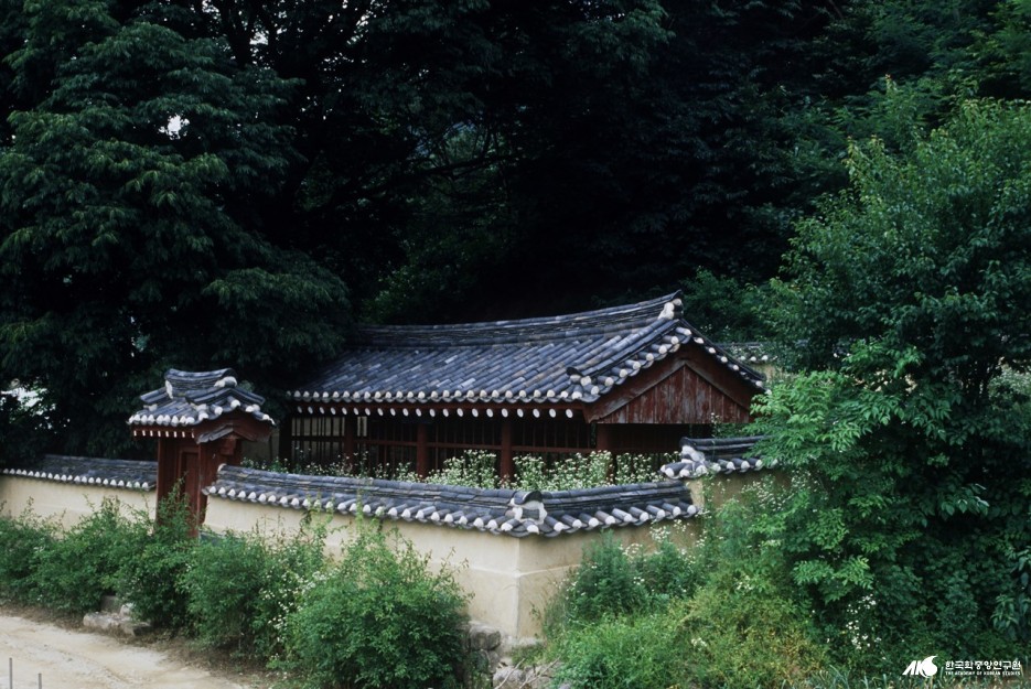 육절려