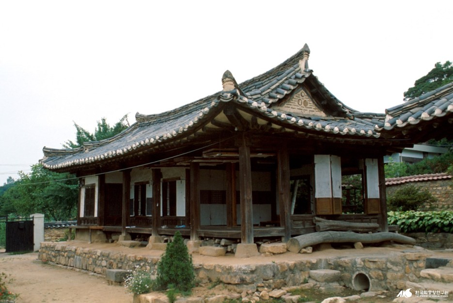 송용억 가옥 - 대전 송용억 가옥 정측면
