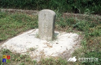 의견설화 - 김제 의견비 정측면
