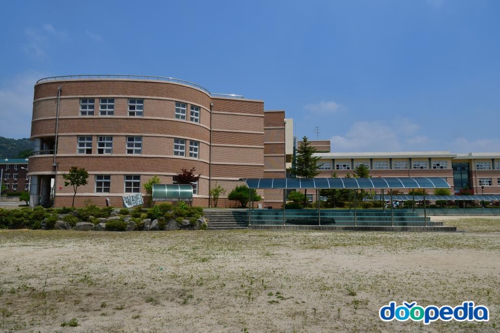 대전자운중학교