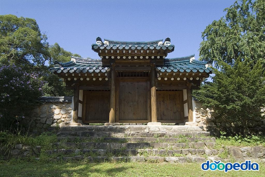 양산서원 - 양산서원 솟을삼문