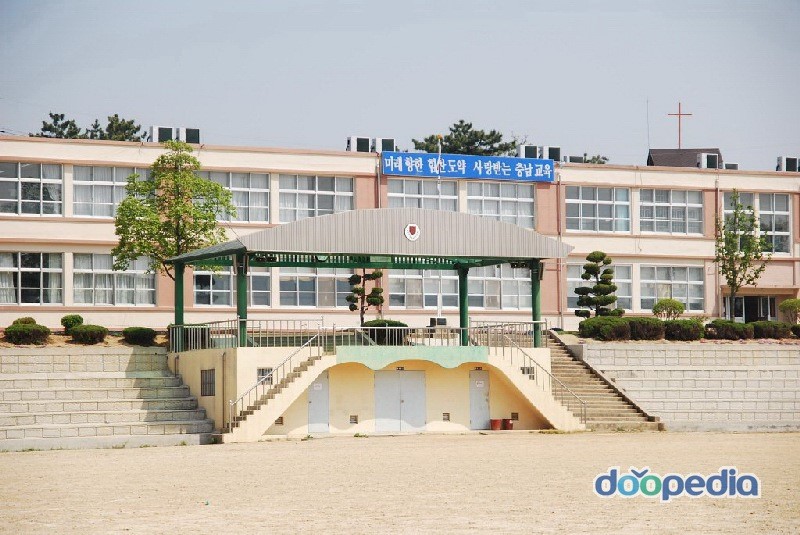 입장중학교 - 입장중학교 본관