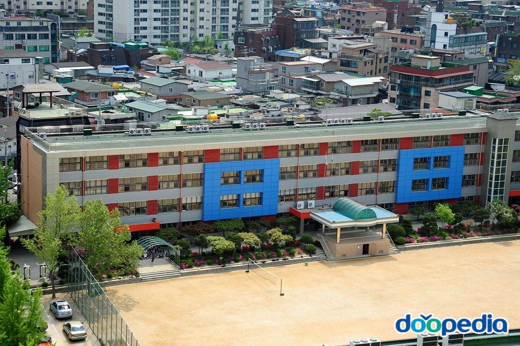 동부중학교 - 동부중학교 본관
