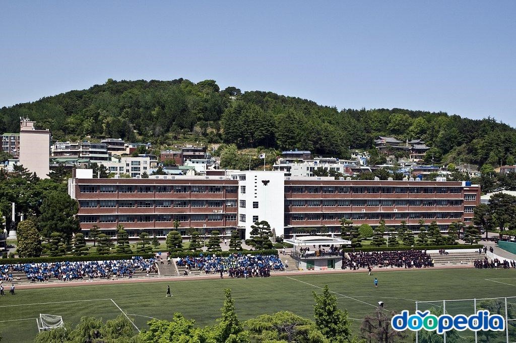 동래고등학교 - 동래고등학교 본관