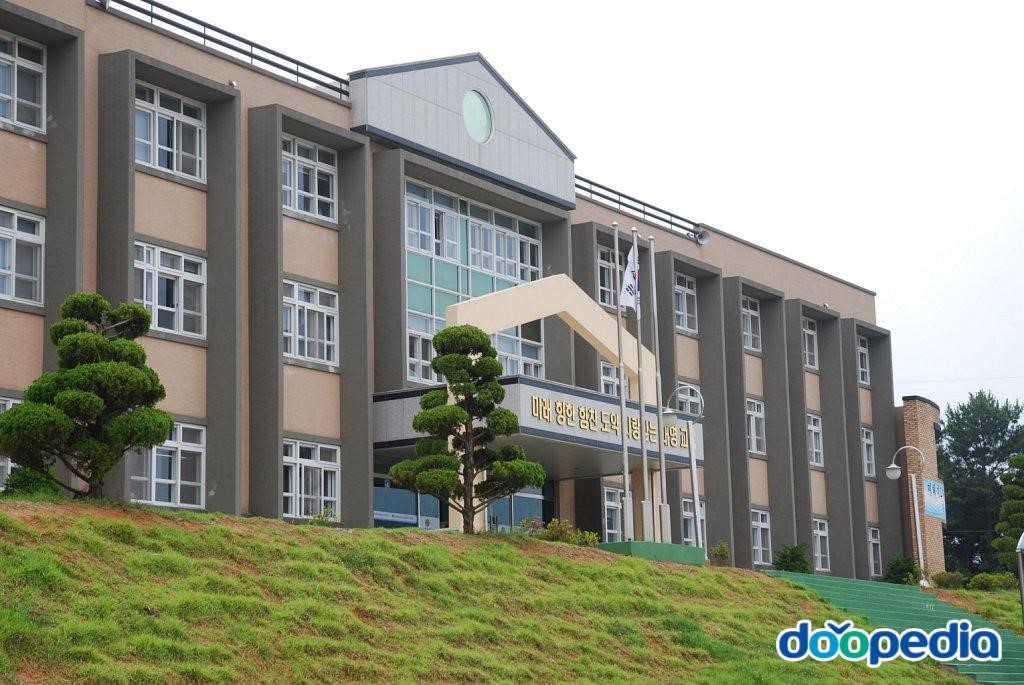 대명중학교 - 대명중학교 국기게양대