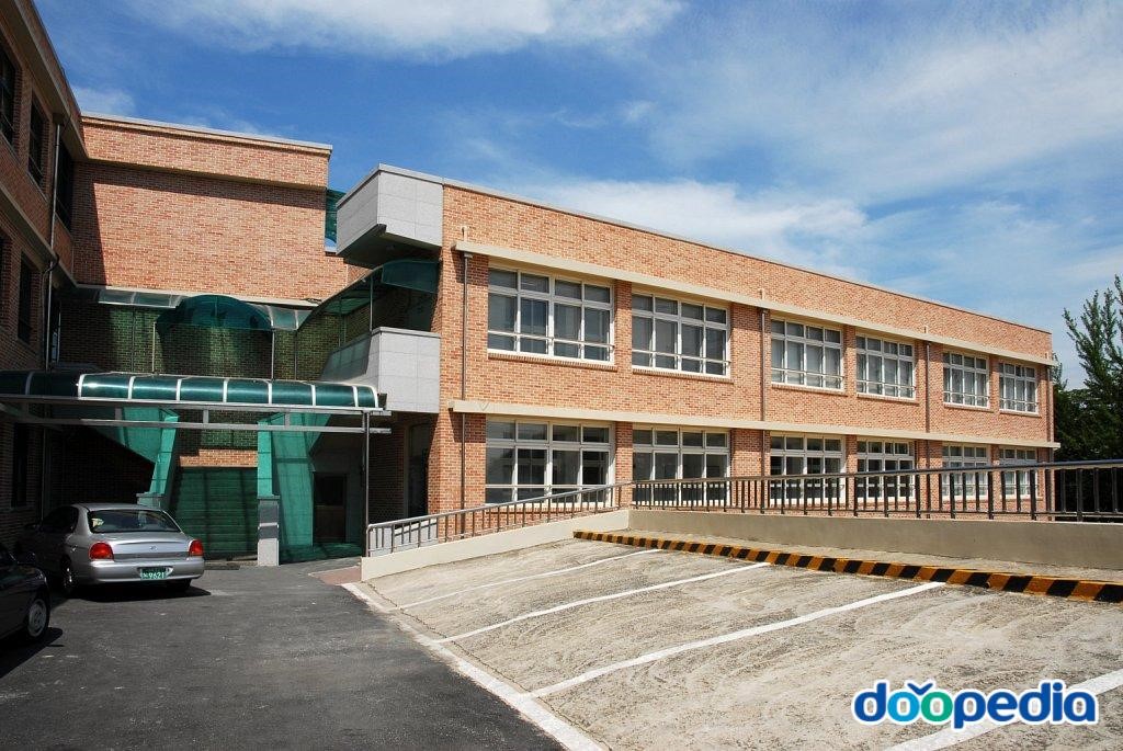 석천중학교