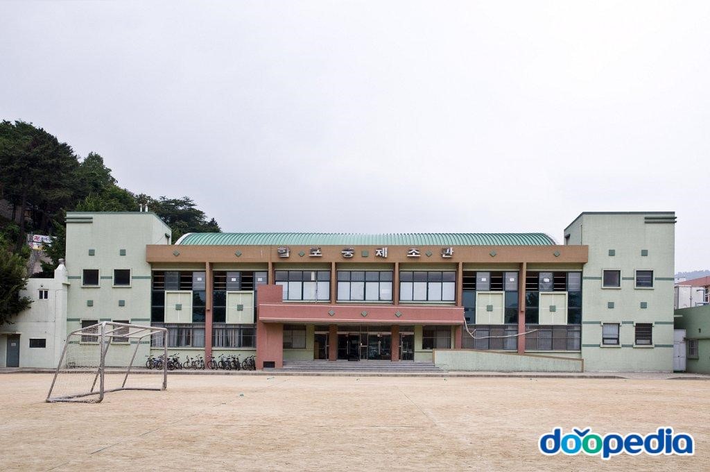 합포중학교 - 합포중학교 체조관