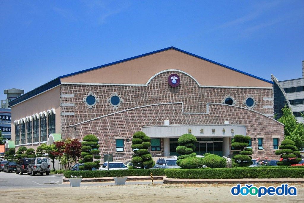 강릉여자고등학교 - 강릉여자고등학교 체육관