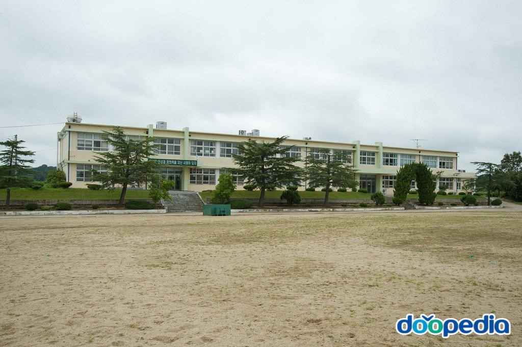 낙동중학교
