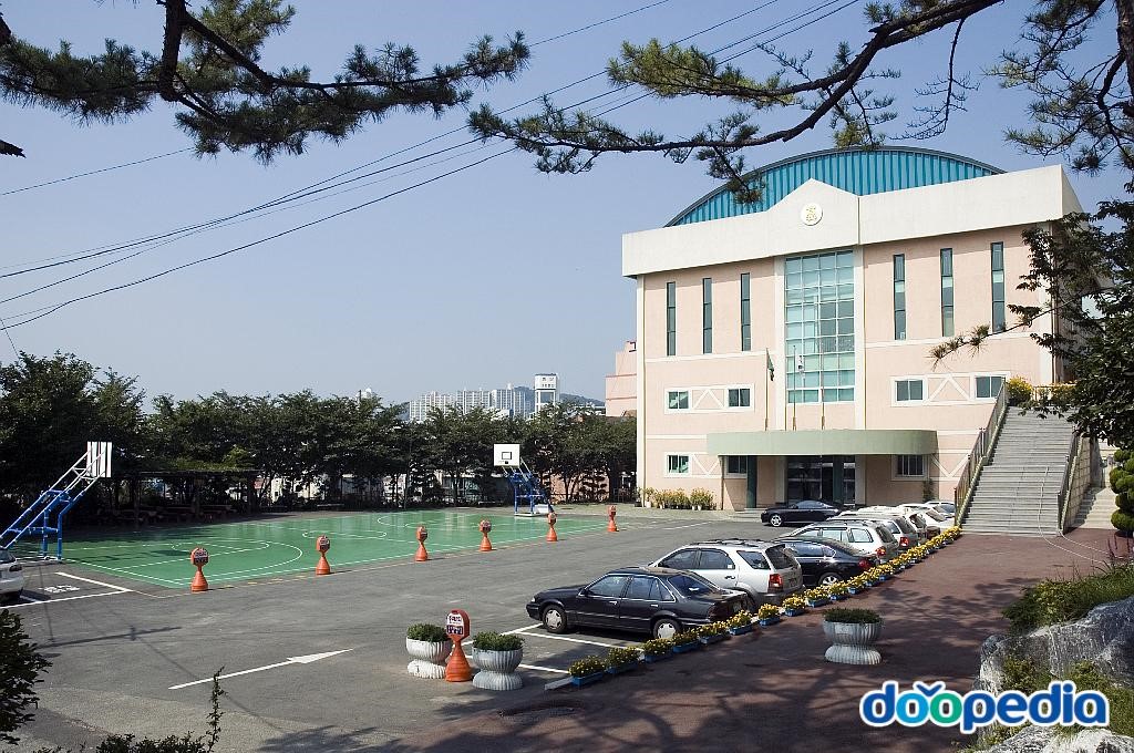 금정전자공업고등학교 - 금정전자공업고등학교 체육관