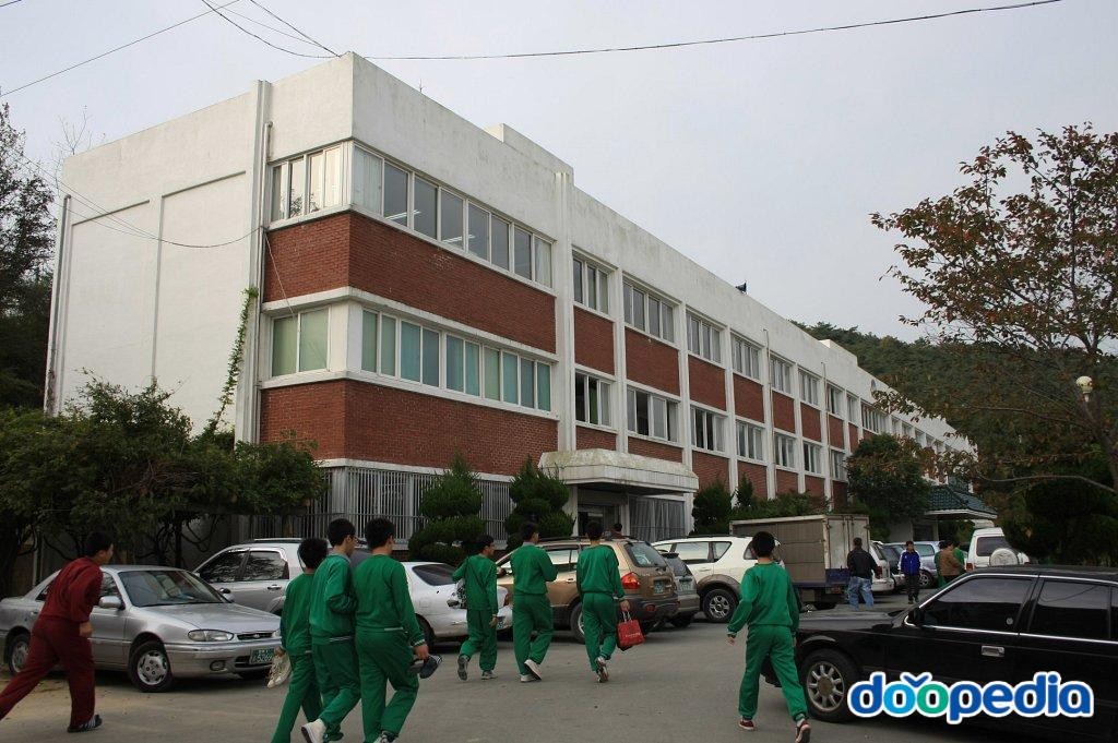 월성중학교
