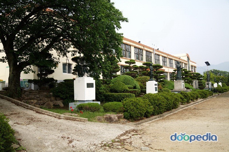 삼기초등학교