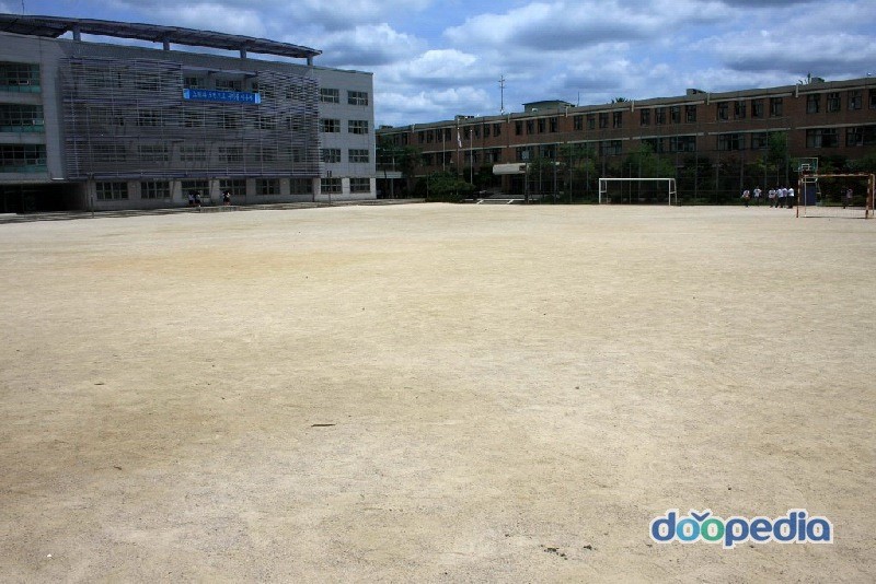 태릉고등학교 - 태릉고등학교 운동장