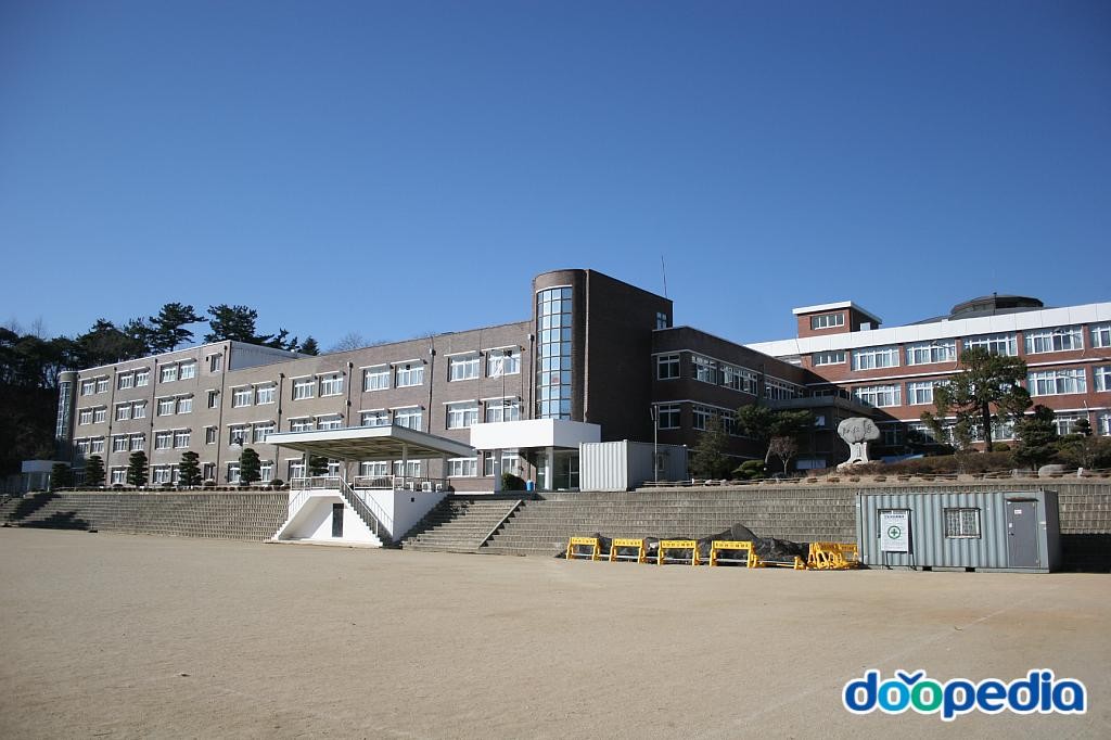교동 - 명륜고등학교