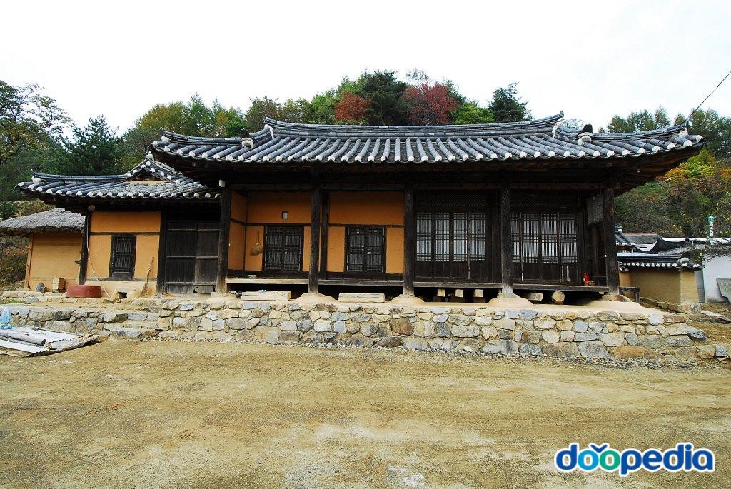 김갑동 가옥 - 김갑동 가옥 전면 사랑채