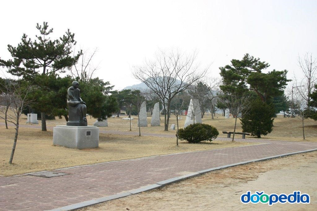 구드래조각공원