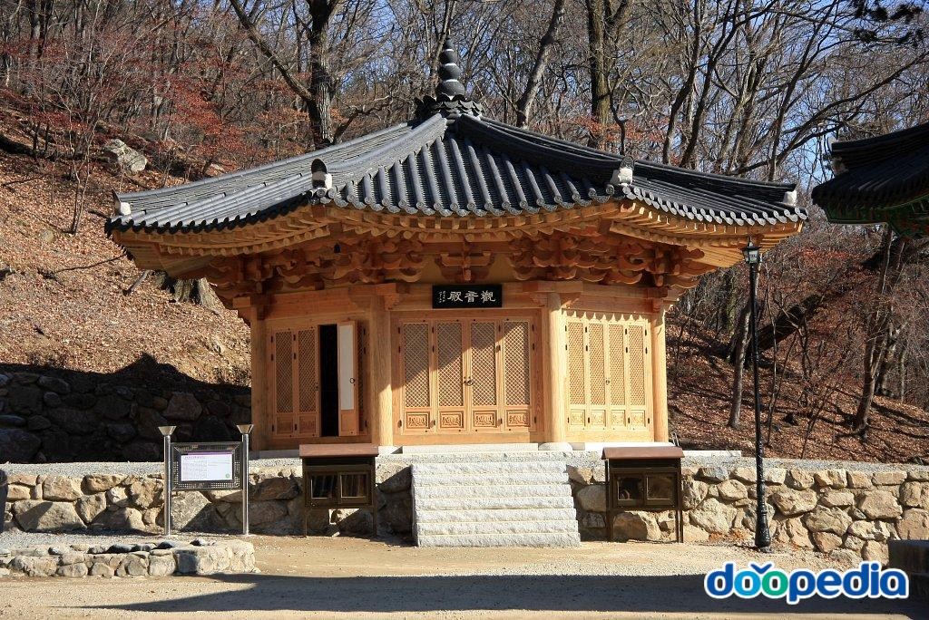 양평 용문사 금동관음보살좌상