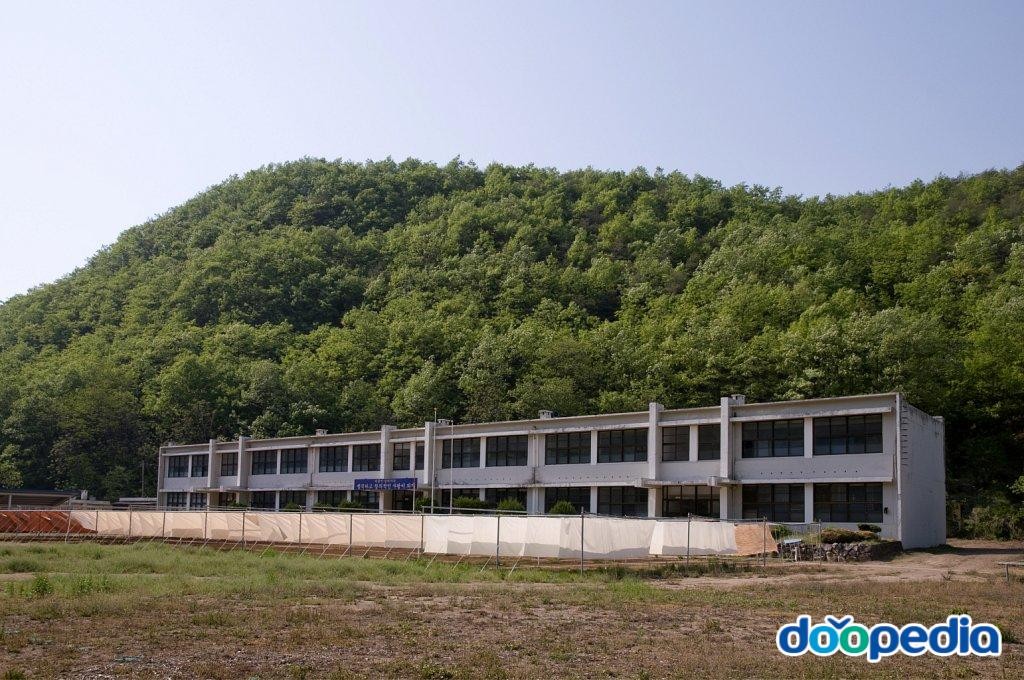 중율리 - 중율리 안평중학교 신평분교장(폐교)
