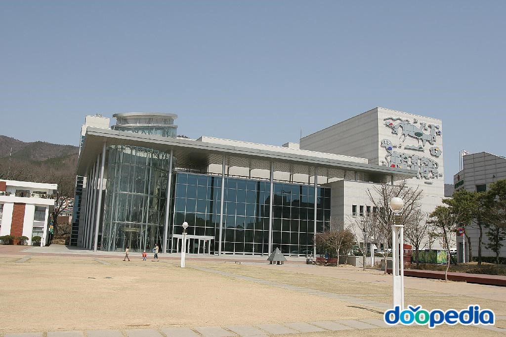 성내리 - 해남문화예술회관