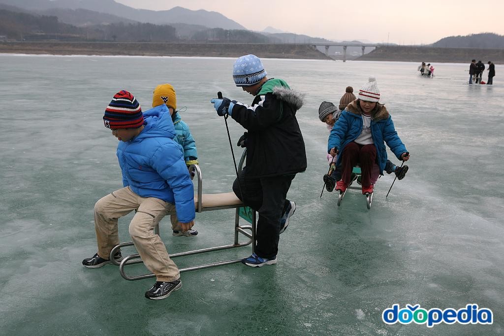 수북리 - 수북리 금강 얼음썰매타기