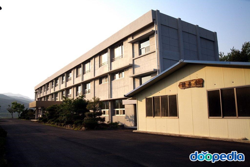 덕흥리 - 덕흥리 석곡고등학교 폐교
