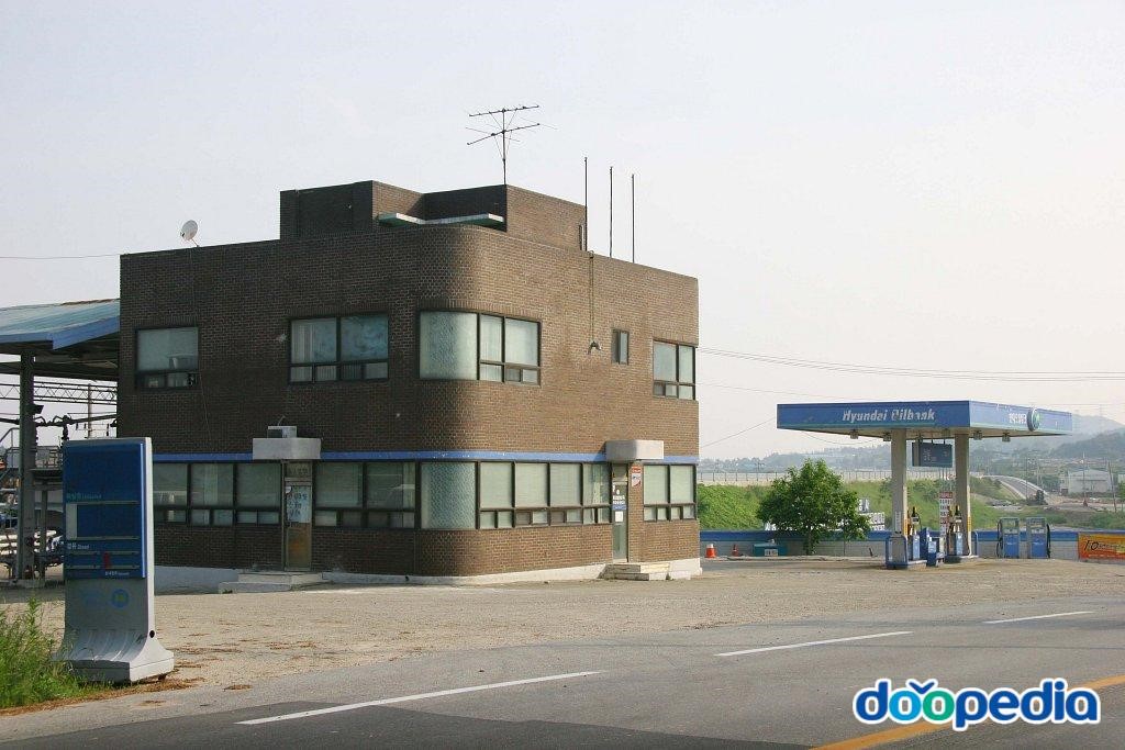 삼봉리 - 삼봉리 주유소