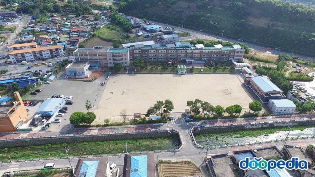 금산읍 - 금산동초등학교