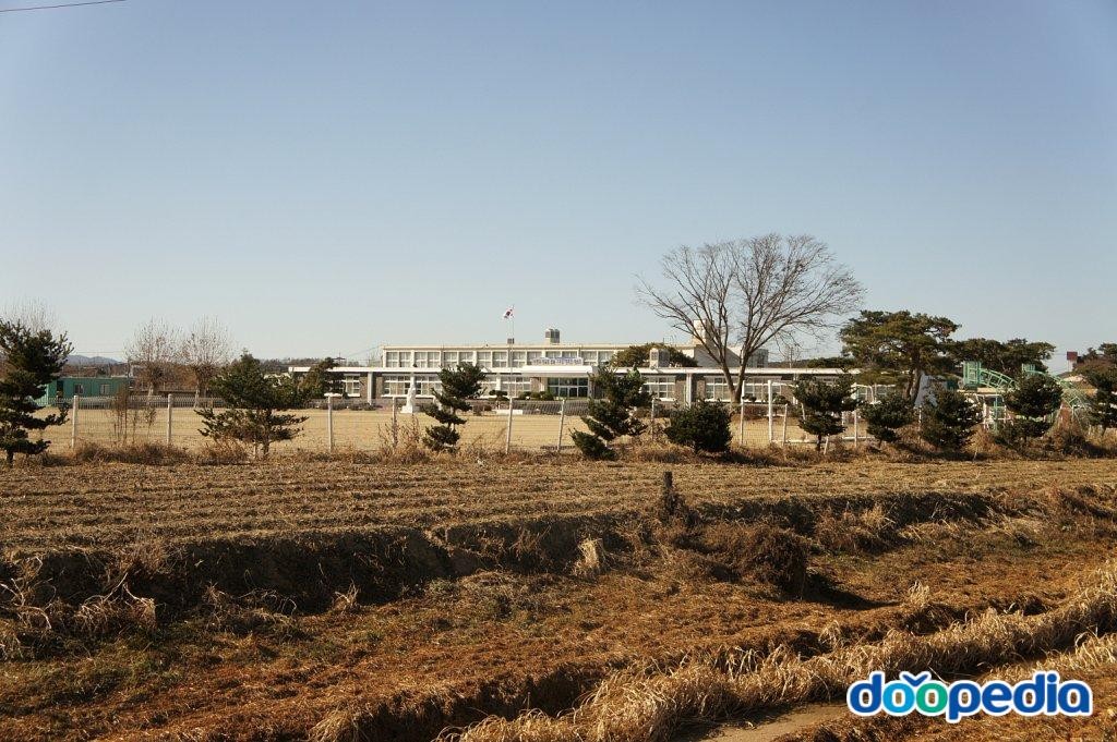 신리 - 신리 신촌초등학교