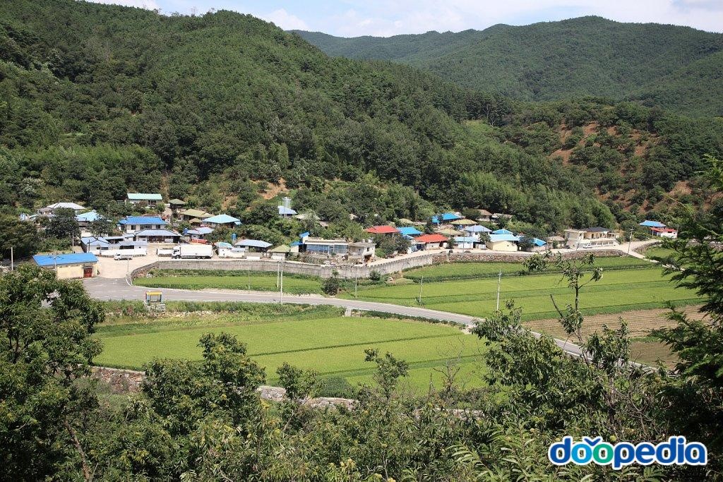 동리