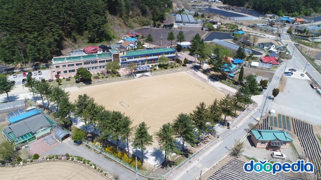 신리초등학교