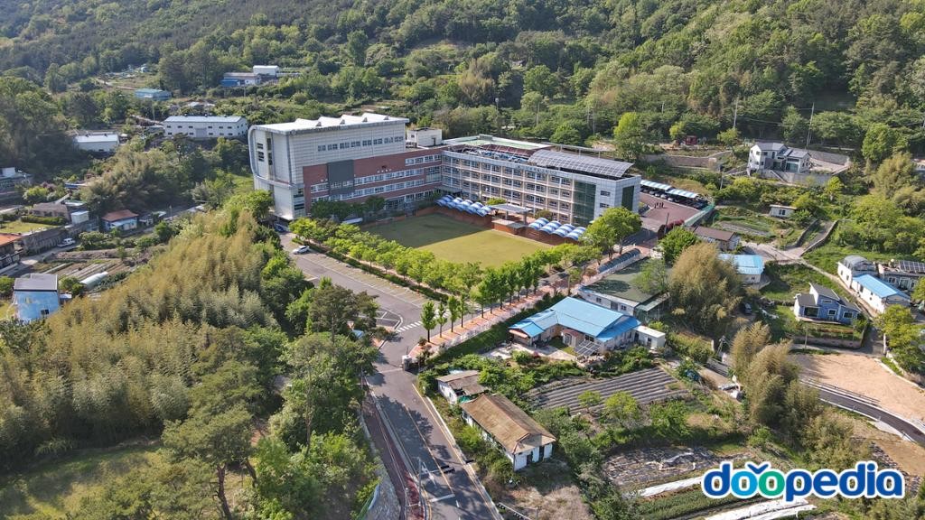 웅촌면 - 웅촌면 울산미용예술고등학교