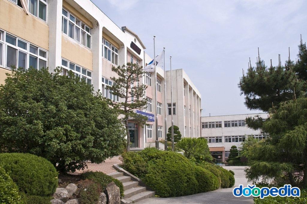 창원대산고등학교 - 창원대산고등학교 조경시설