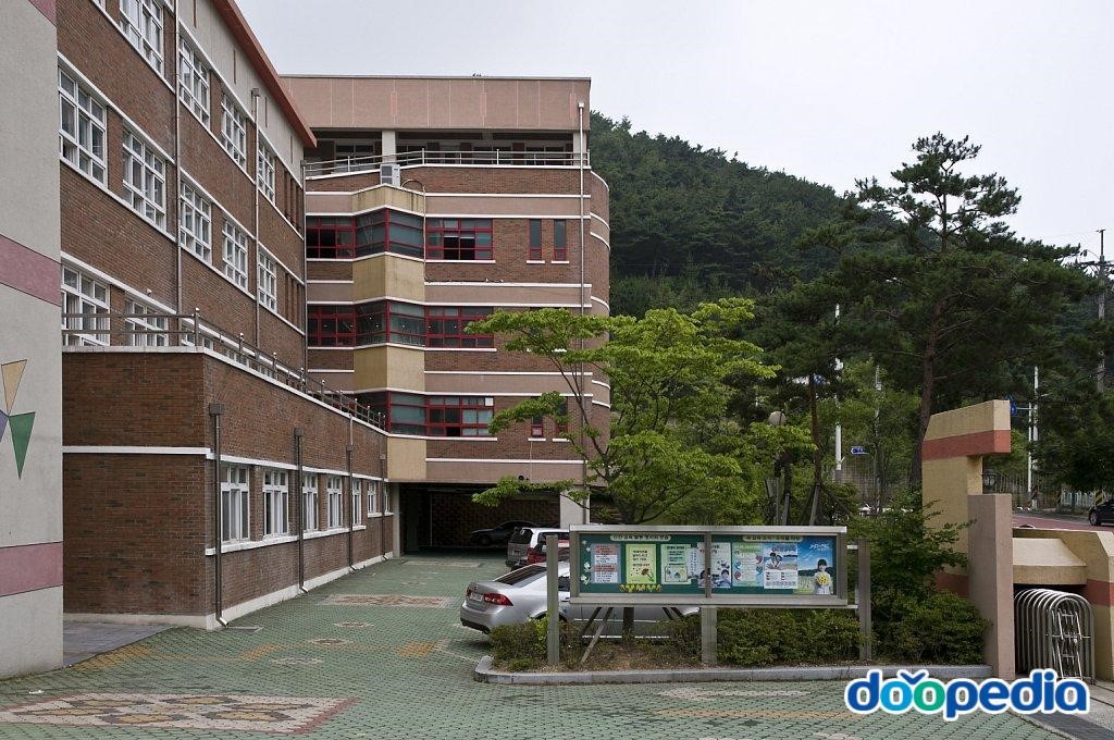김해신안초등학교
