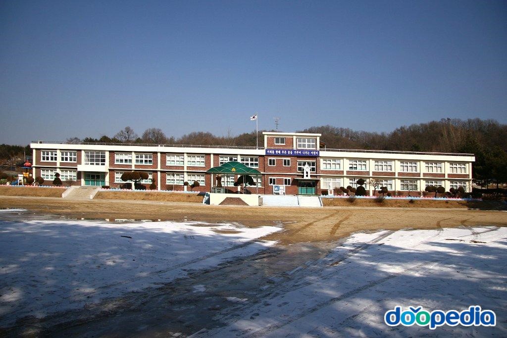 둔둔리 - 둔둔리 둔둔초등학교