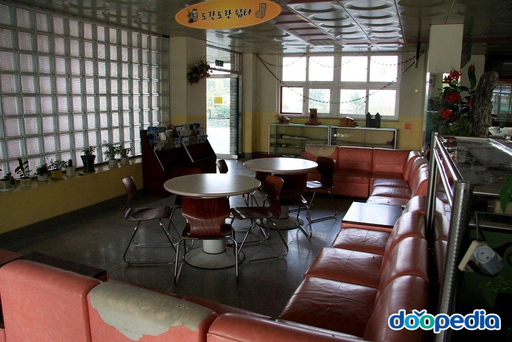 장승초등학교 - 장승초등학교 휴식공간
