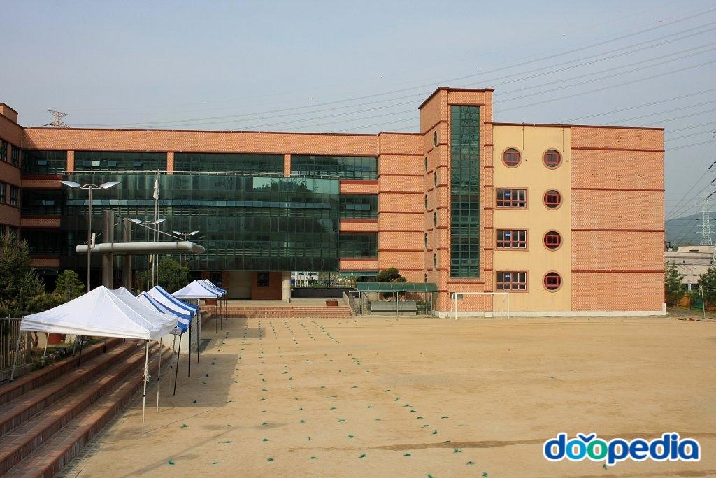 어룡초등학교