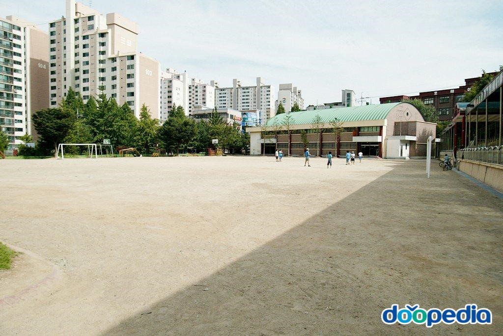 칠보초등학교 - 칠보초등학교 운동장