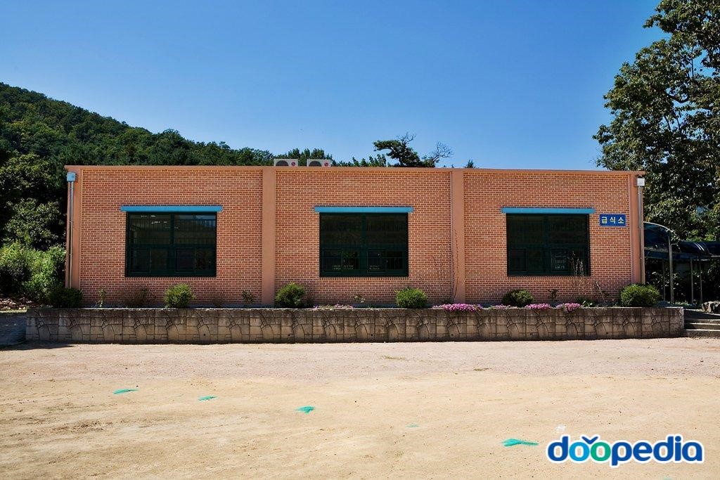 좌삼초등학교