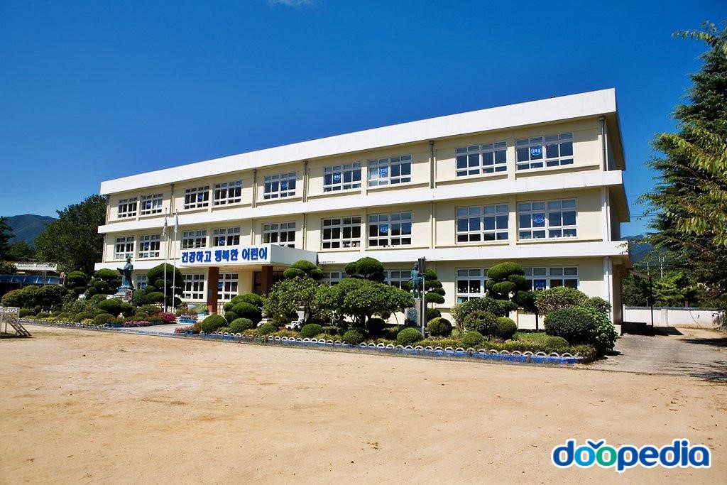 좌삼초등학교