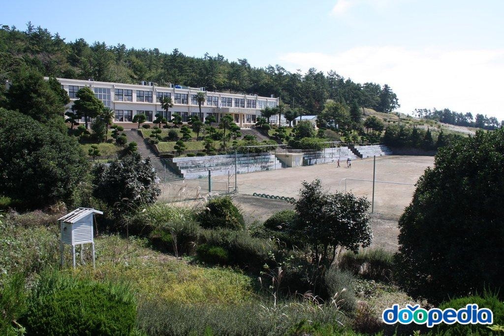 안좌중학교 팔금분교장