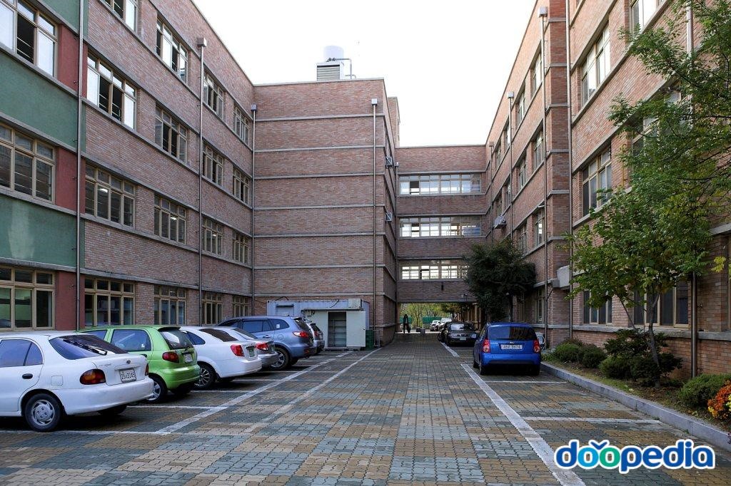 논곡중학교 - 논곡중학교 주차장
