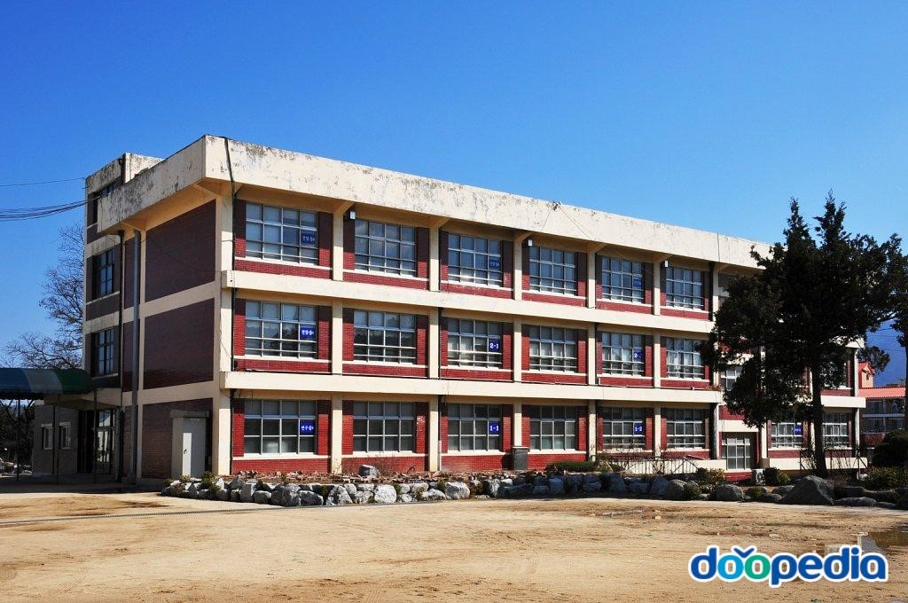충주남한강초등학교