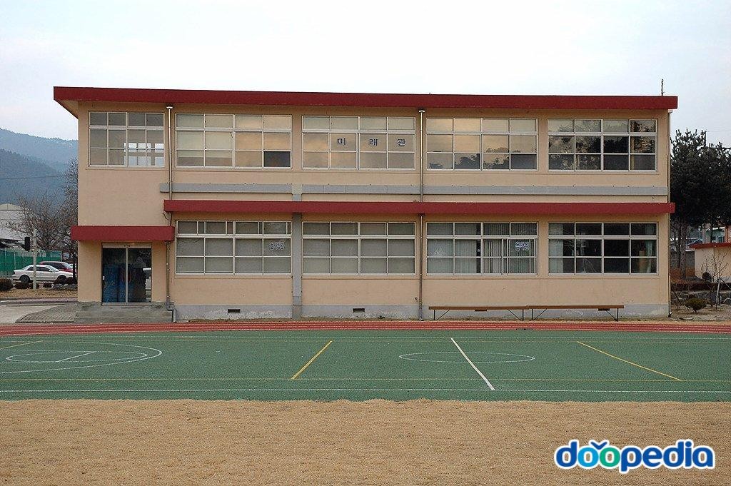 가덕초등학교 - 가덕초등학교 미래관