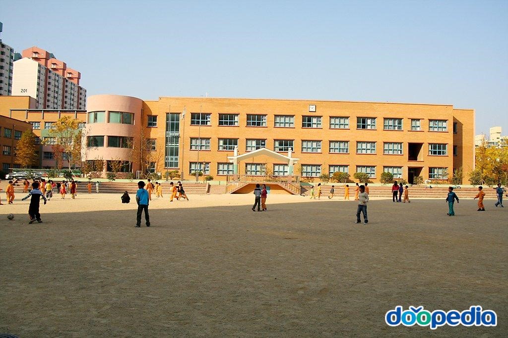동백초등학교